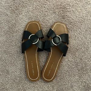 Pull and Bear Black Flats